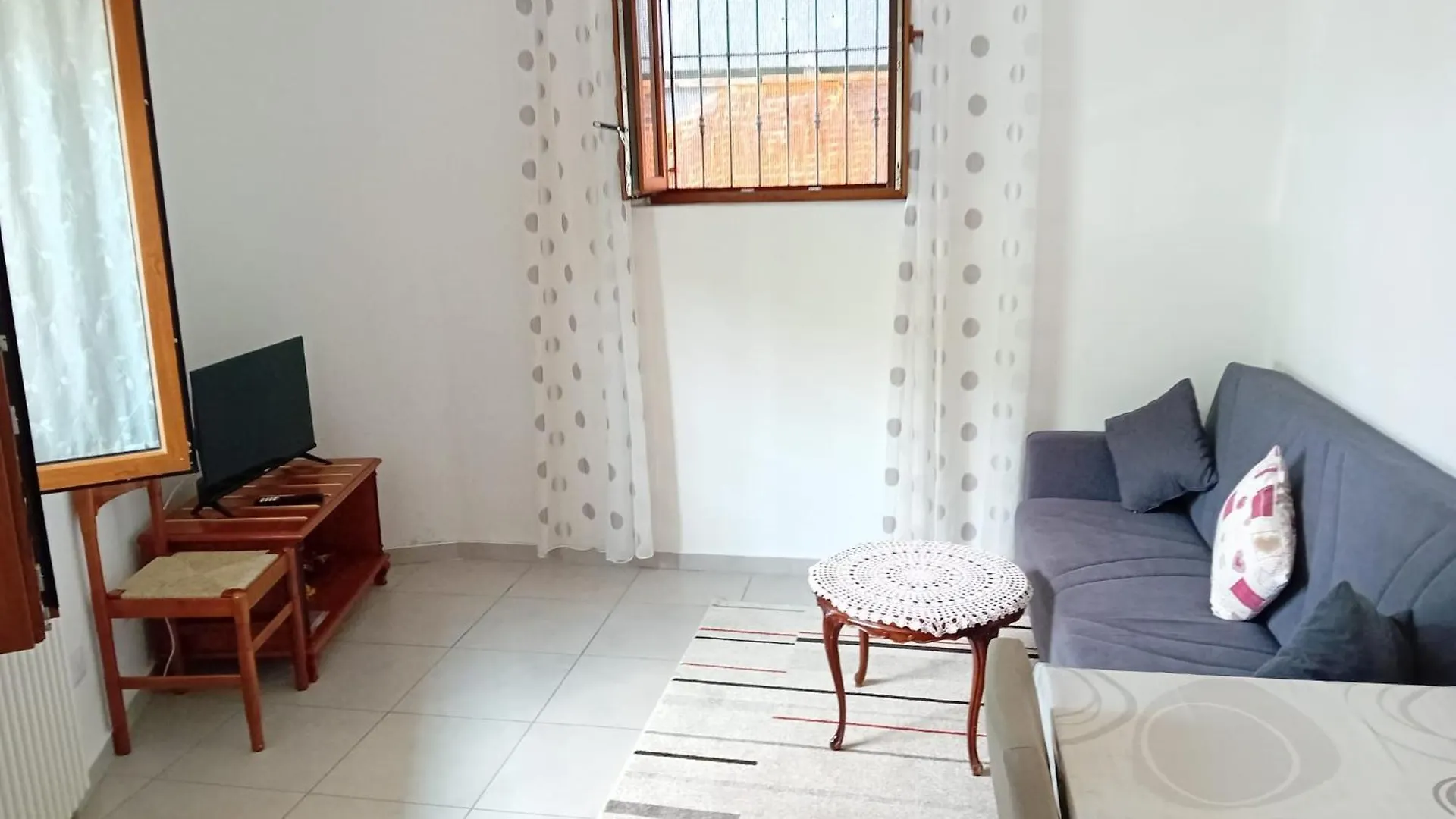 Lovely Appartment Near Como Casnate Con Bernate 0*,  Italien